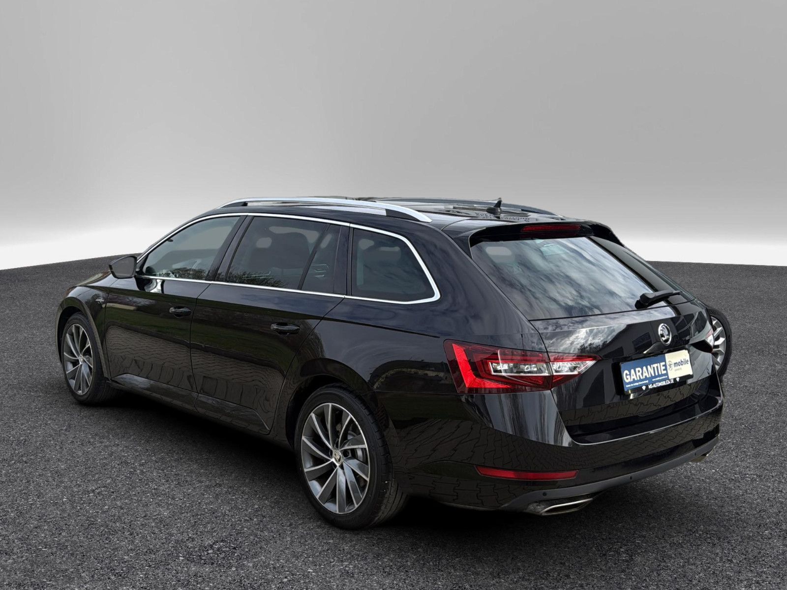 Fahrzeugabbildung SKODA Superb Combi L&K 4x4/ unfallfrei