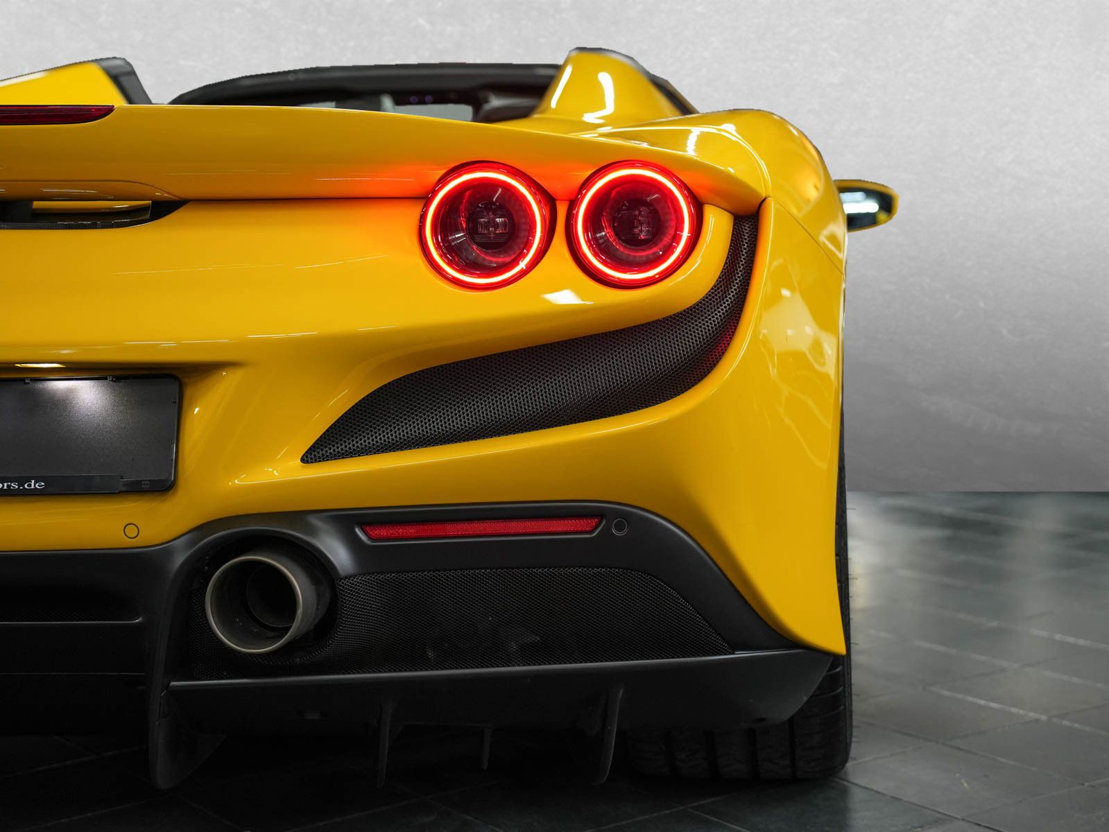Fahrzeugabbildung Ferrari F8 Spider - Carbon! |Racing Sitze|JBL|BF-Display