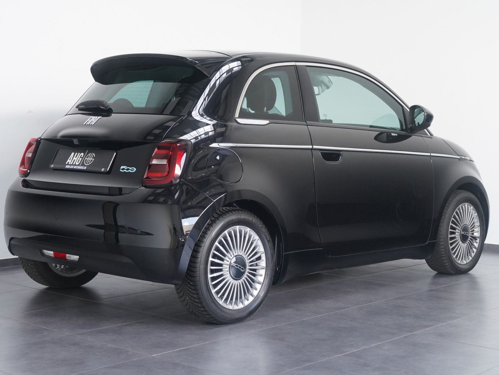Fahrzeugabbildung Fiat 500e 87KW/42kWh/DC-LADEN/CARPLAY/DAB/SOH/KAMERA