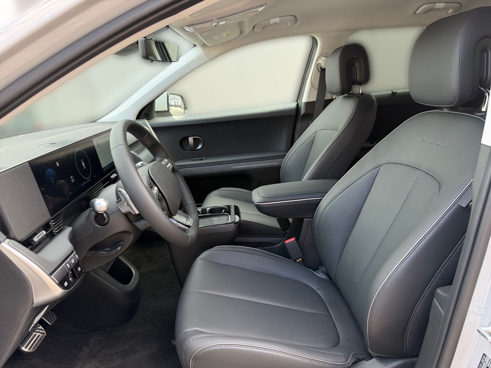 Fahrzeugabbildung Hyundai IONIQ 5 Uniq Elektro 84 kWh 4WD Park-Paket