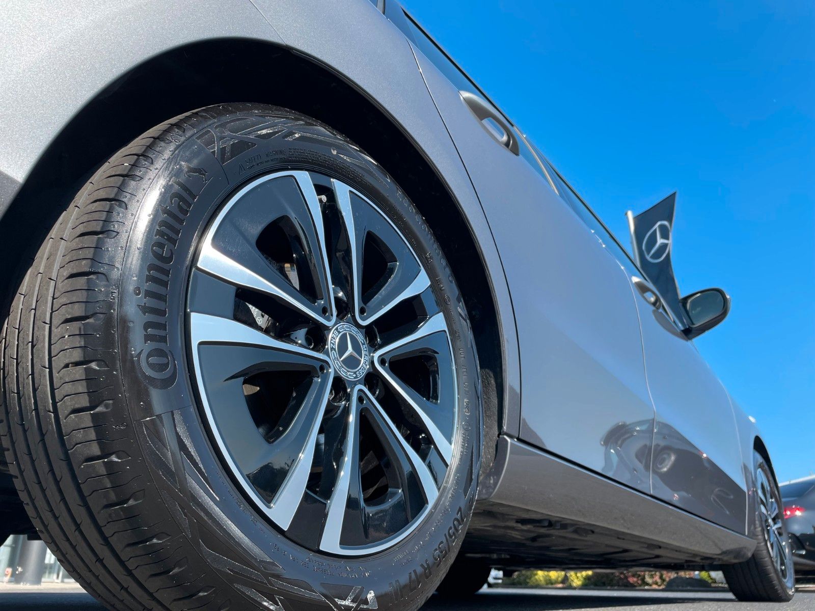 Fahrzeugabbildung Mercedes-Benz B 200 d Progressive R-Kamera+Carplay+El.Heckklap