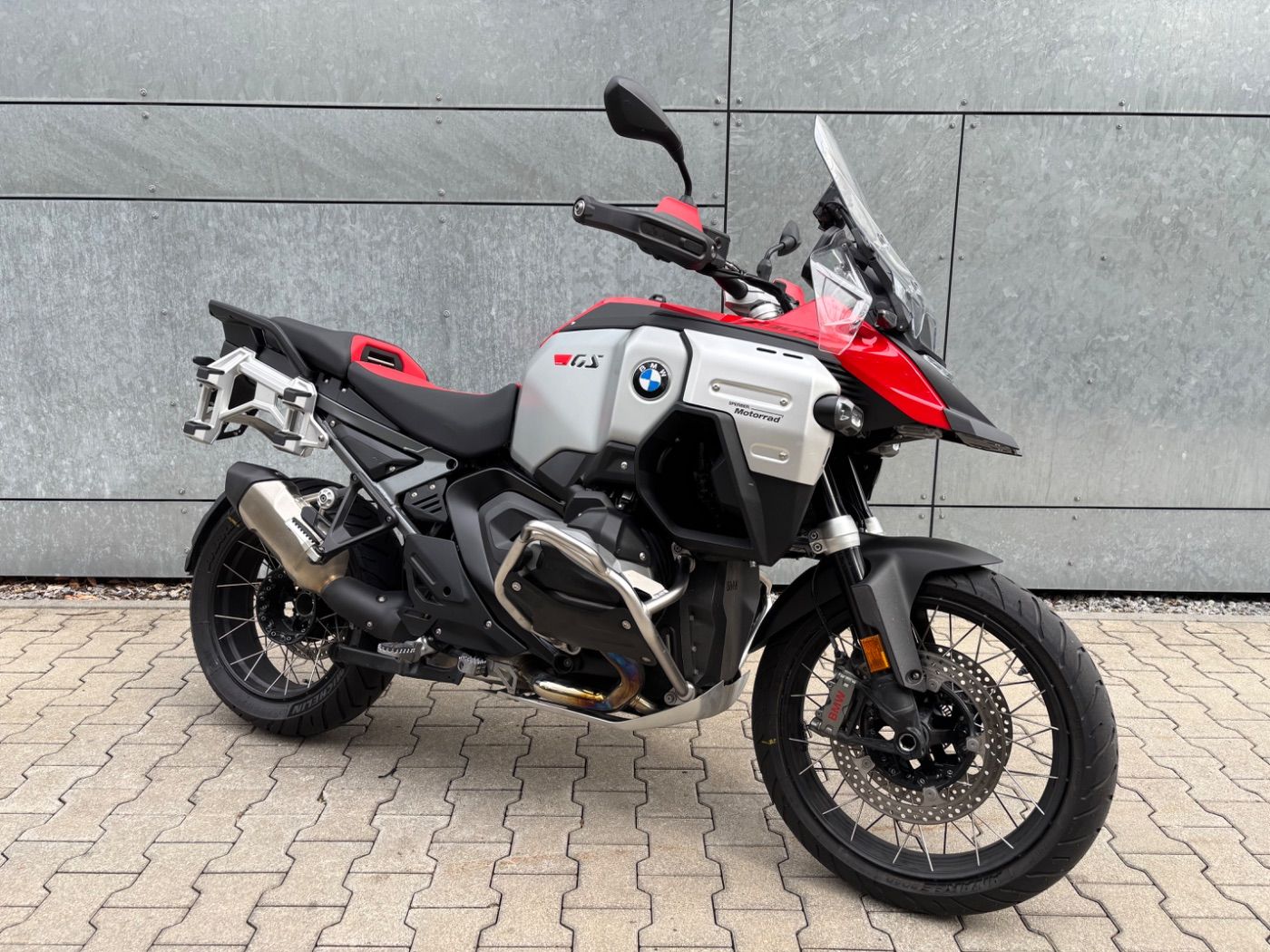 Fahrzeugabbildung BMW R 1300 GS Adventure 3 Pakete