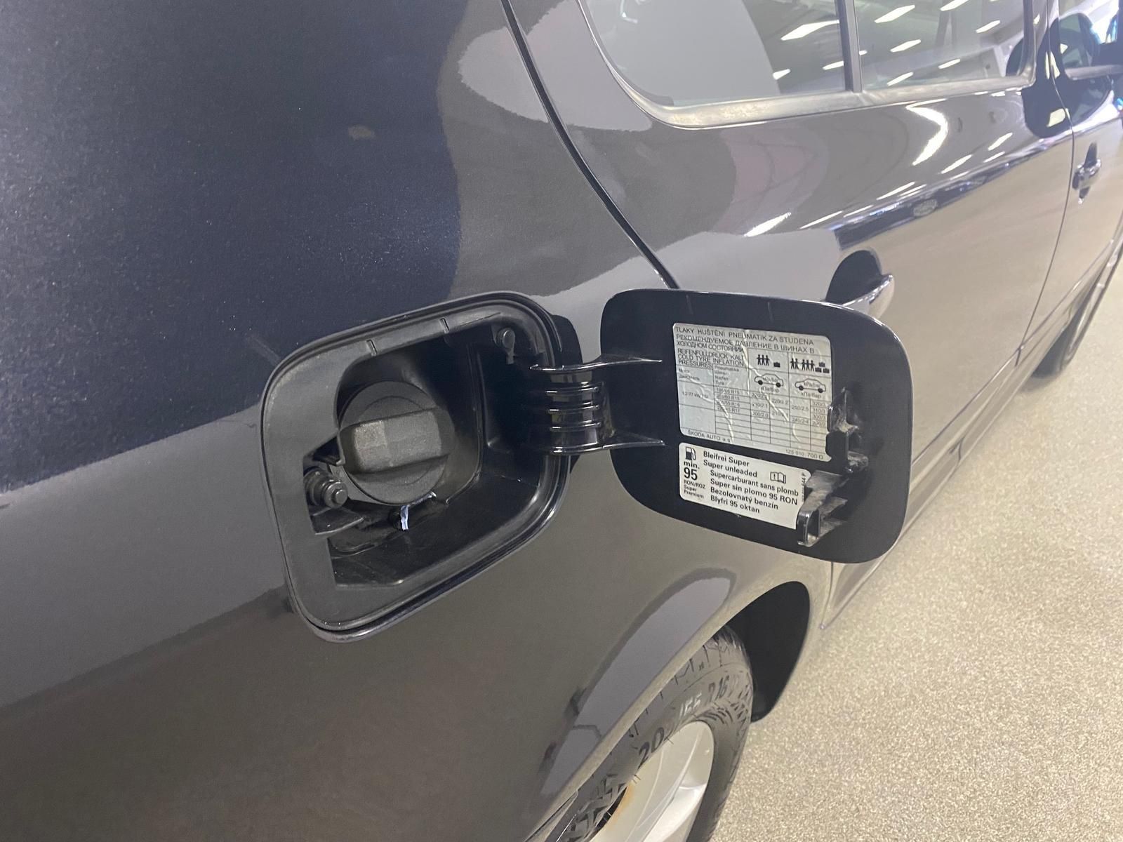 Fahrzeugabbildung SKODA Octavia 1.2 TSI Ambiente KLIMA+PDC+SITZHEIZ+1.HA