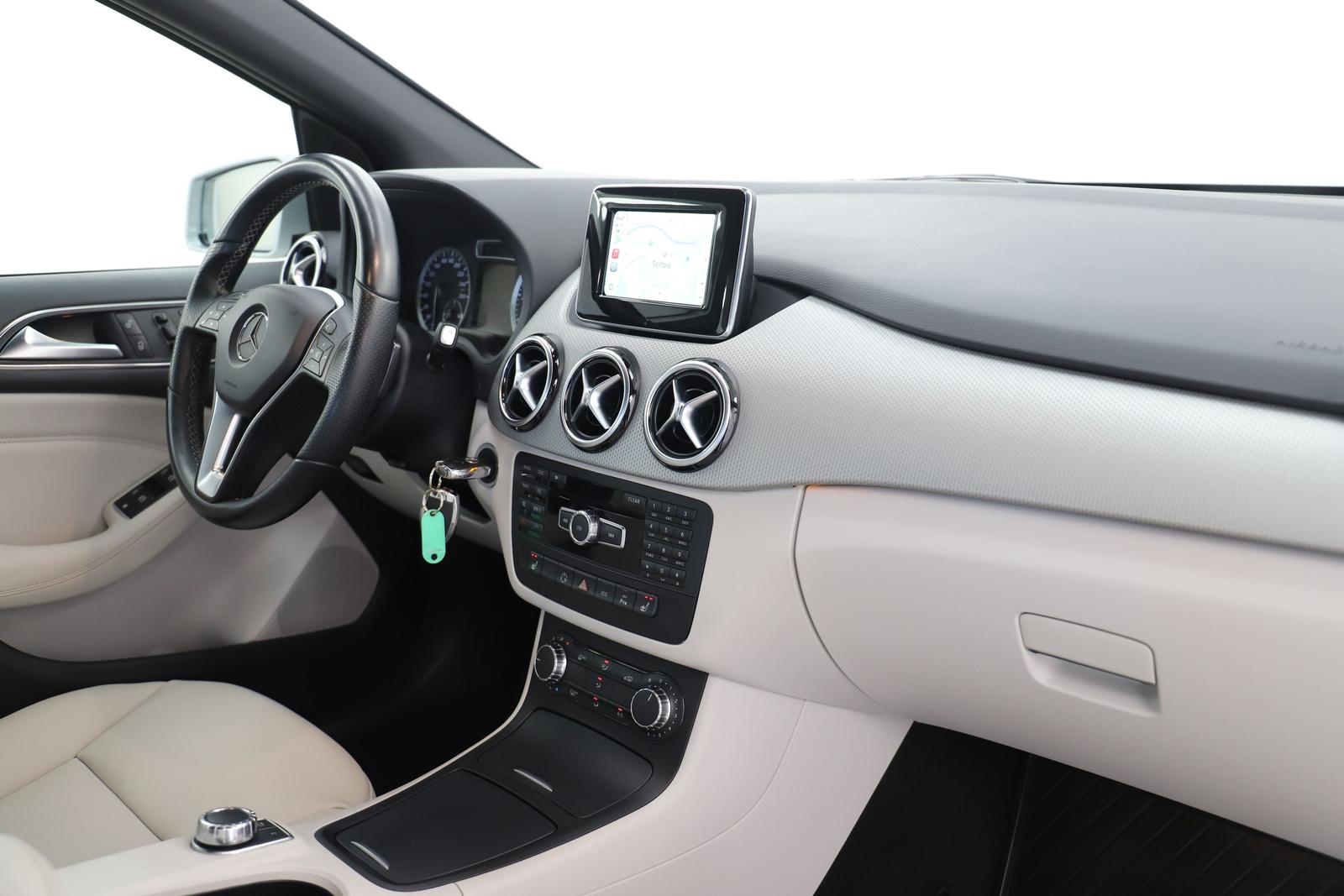 Mercedes-Benz B 200 156PS 7G Memory Leder RCAM AHK ACC