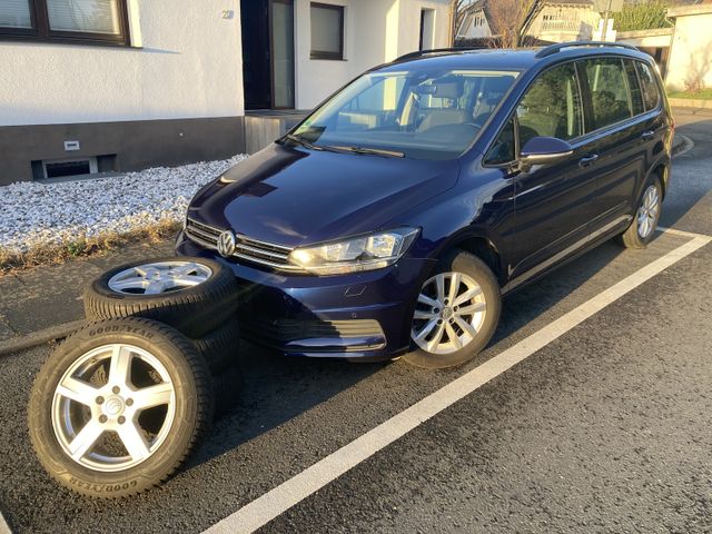 Volkswagen Touran 2.0TDI SCR BMT Navi 7Sitze SR+WR GARANTIE