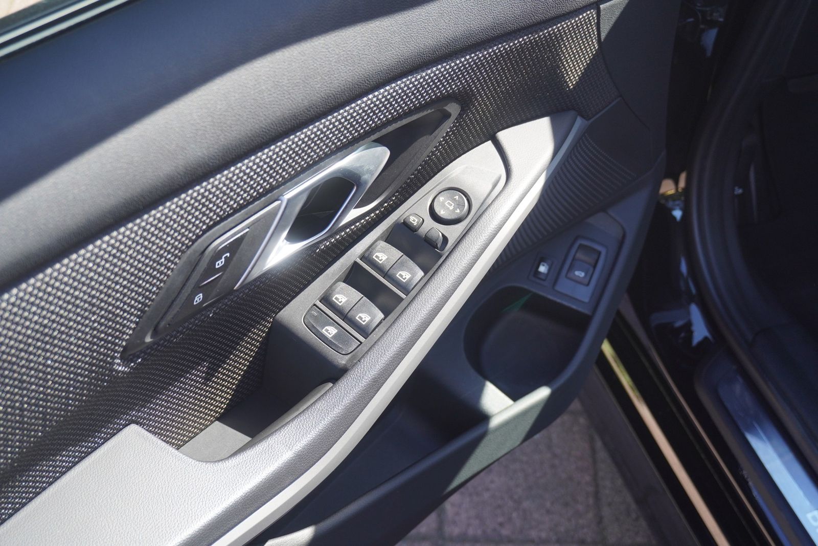 BMW 320e Touring Aut. LED Navi AHK ACC Android Apple foto 24