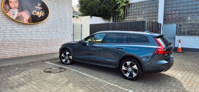 Volvo V60 Cross Country Pro AWD/Kam360/AHK/HarmKard/