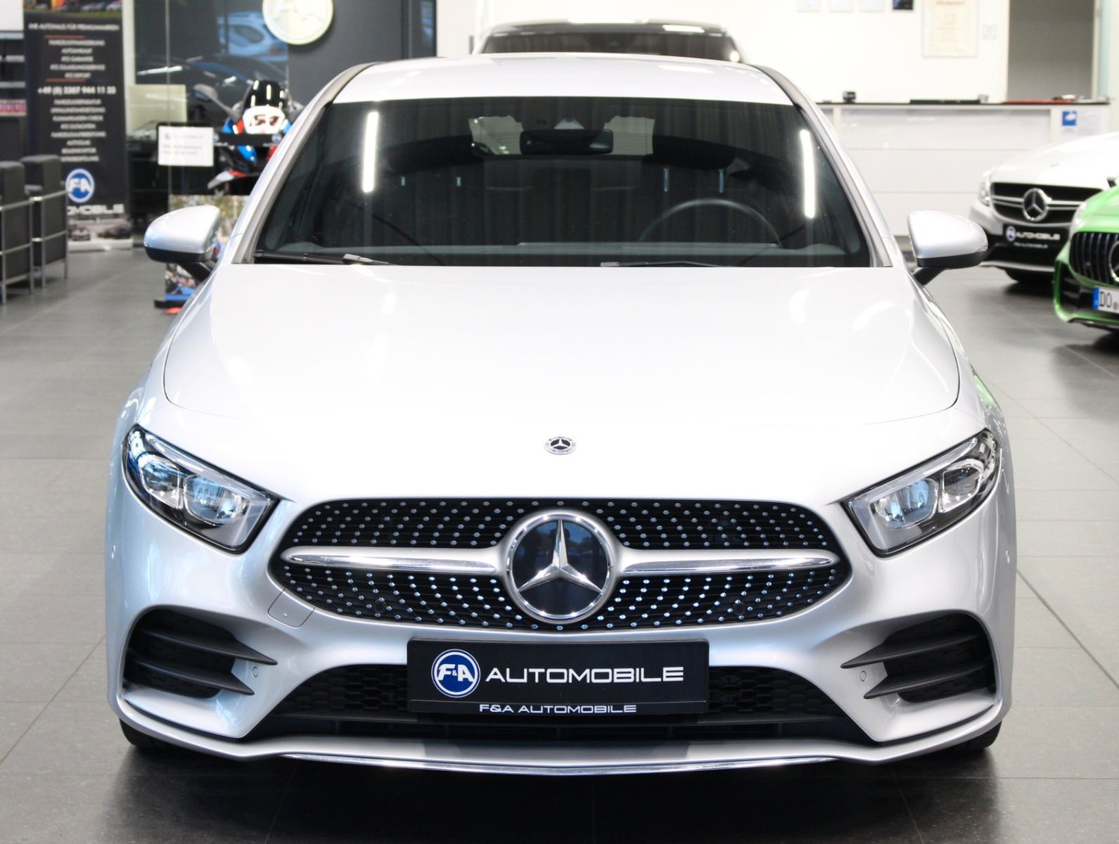 Fahrzeugabbildung Mercedes-Benz A 200 Limousine AMG Line Widescreen*Ambiente