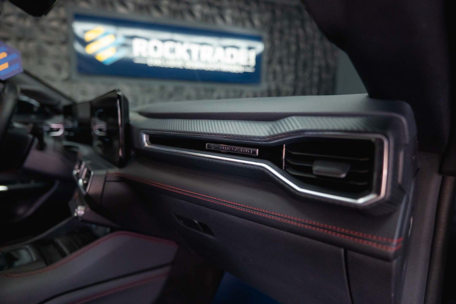 Fahrzeugabbildung Ford Mustang Fastback 5.0 Ti-VCT V8 Dark Horse 6-Gang