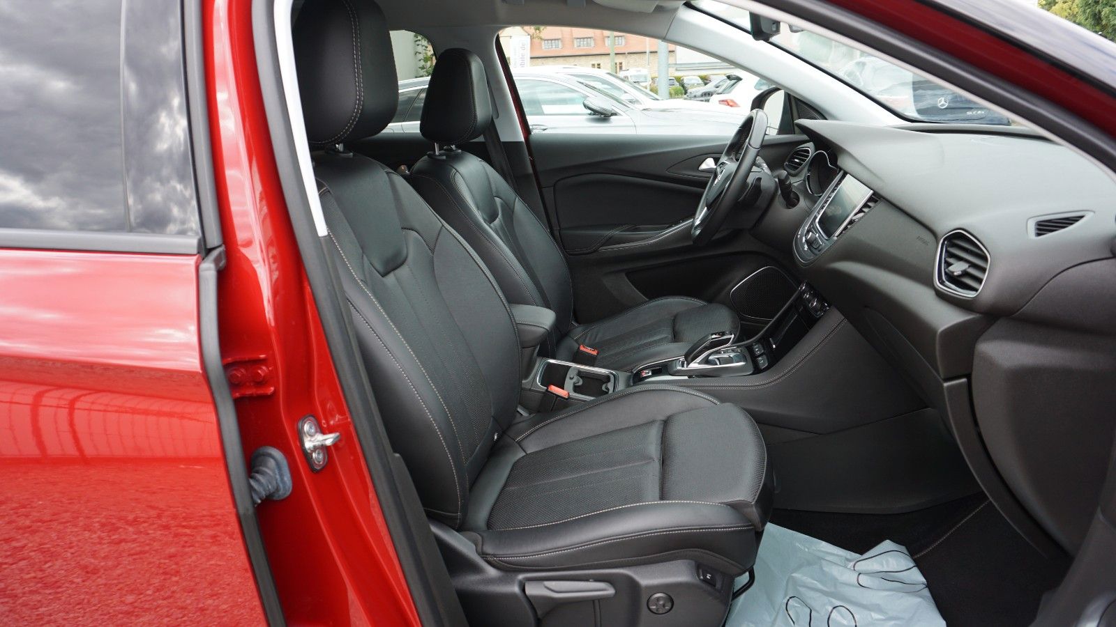 Fahrzeugabbildung Opel Grandland X Innovation Leder,Navi,LED,ACC,AHK