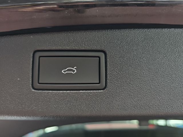 Fahrzeugabbildung Volkswagen Tiguan 1.5 eTSI DSG Goal HD-MATRIX NAVI 360° KES