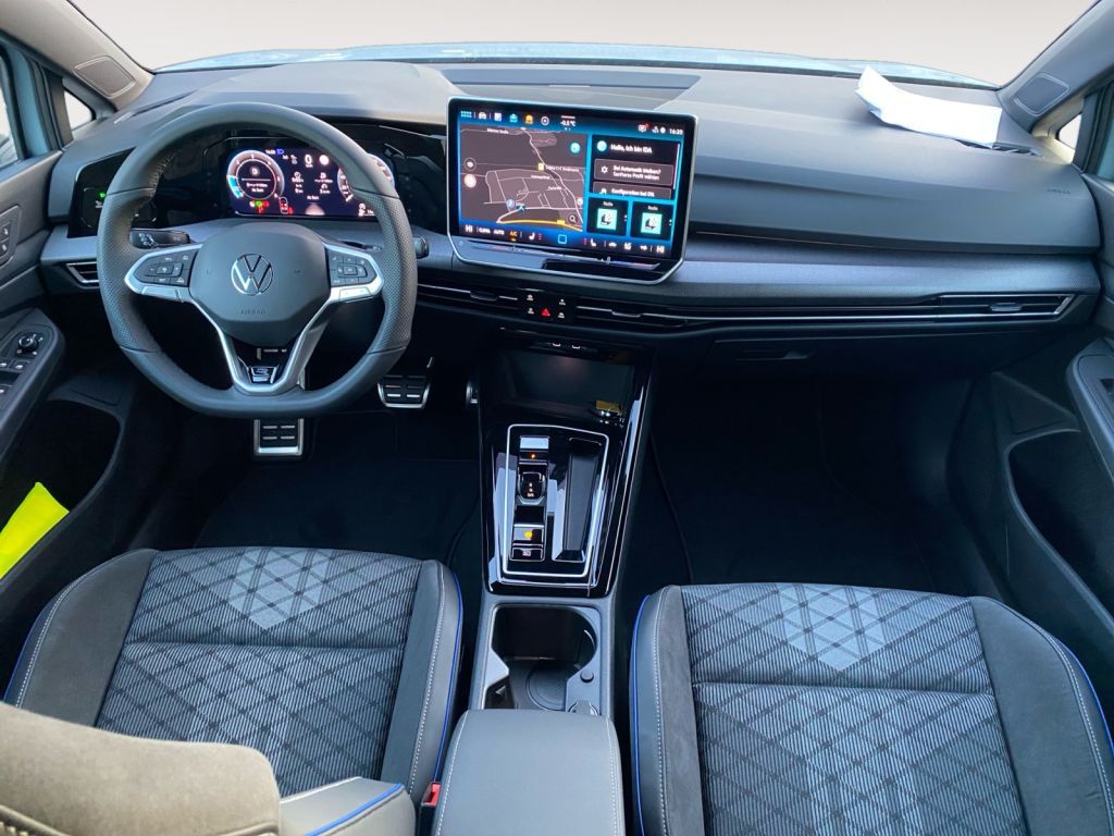 Fahrzeugabbildung Volkswagen Golf Var. 2.0 TDI SCR DSG R-Line *Anschlussgaran