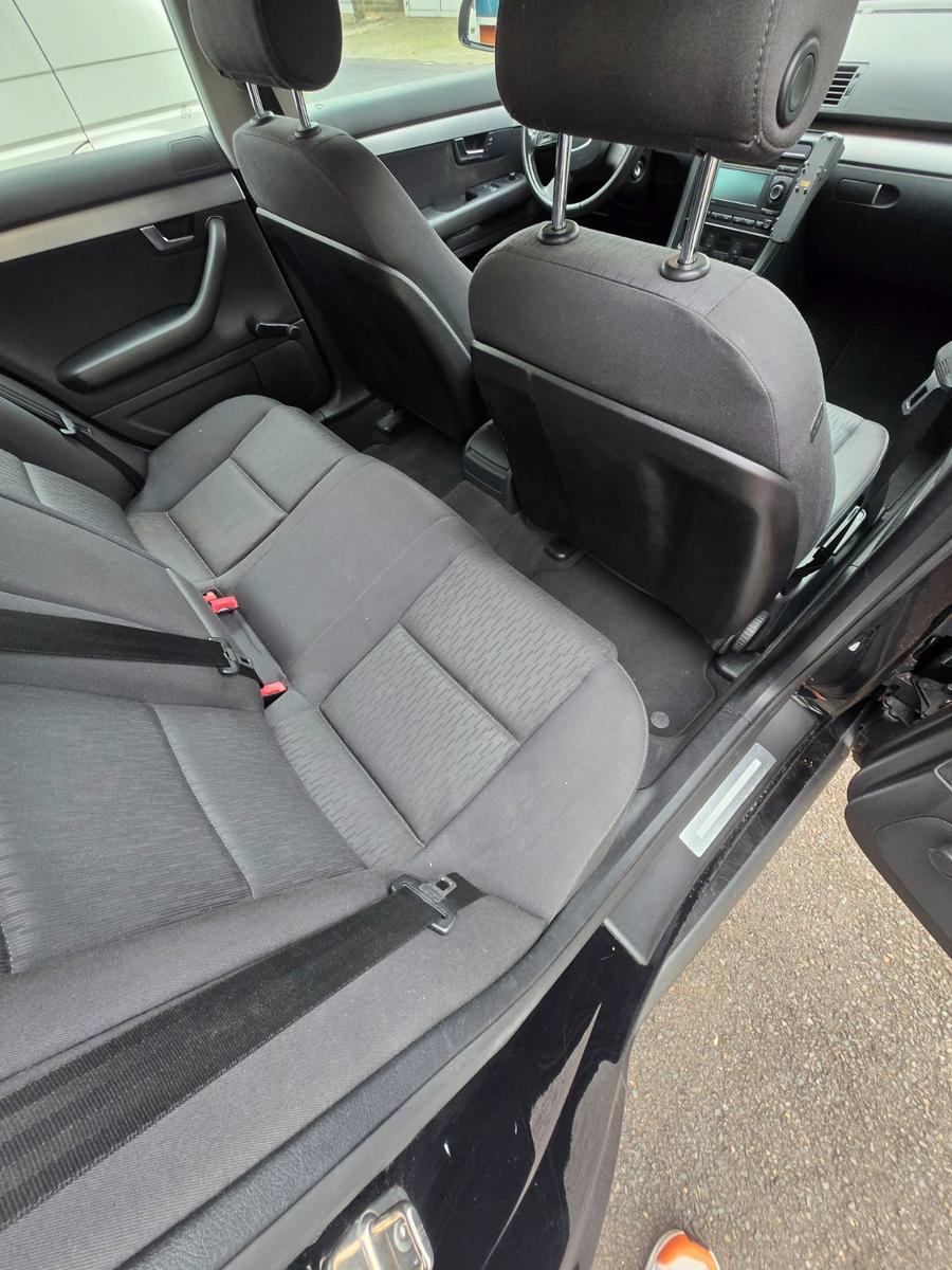 Audi A4 2007 — photo 11