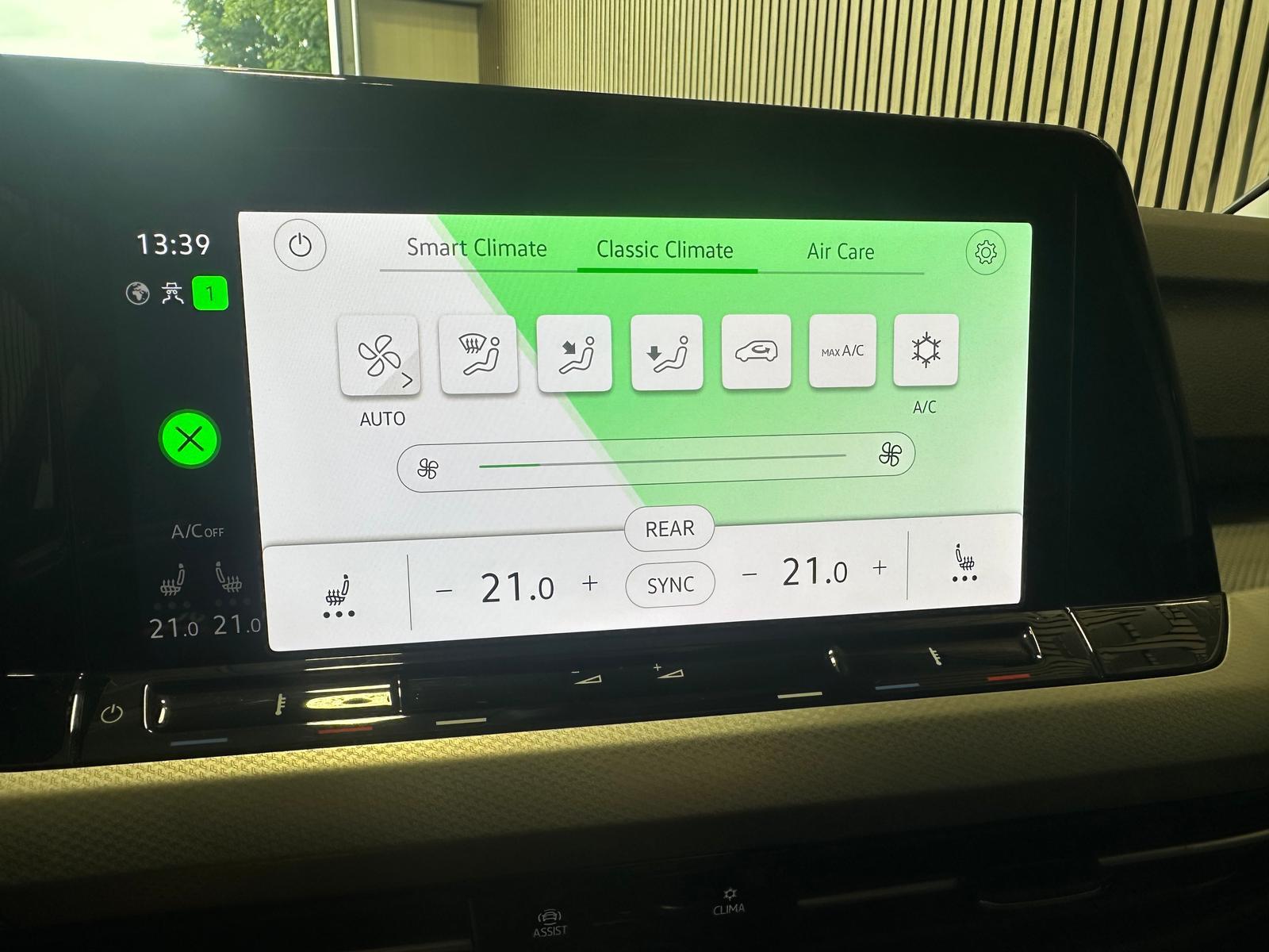 Volkswagen Golf 1.5 TSI Move LED Navi AHK ACC SHZ LHZ, миниатюра 16