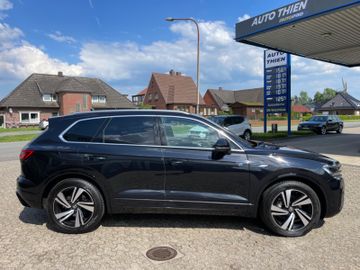 Fahrzeugabbildung Volkswagen Touareg 3.0 TDI 4M Aut R-Line Standhzg./AHK/Pano
