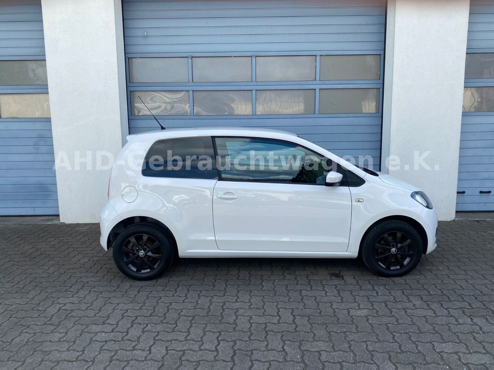 Fahrzeugabbildung SKODA Citigo Elegance Navi SHZ PDC Tempomat Alufelgen