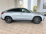 Mercedes-Benz GLE 400 e 4M AMG Line/Pano-Dach/Distronic/Kamera - mit Hybrid-Antrieb: Coupe, Silber, Schiebedach