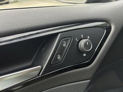 Fahrzeugabbildung Volkswagen Golf VII Variant 1.5TSI Highline ACC DSG ACC SHZ
