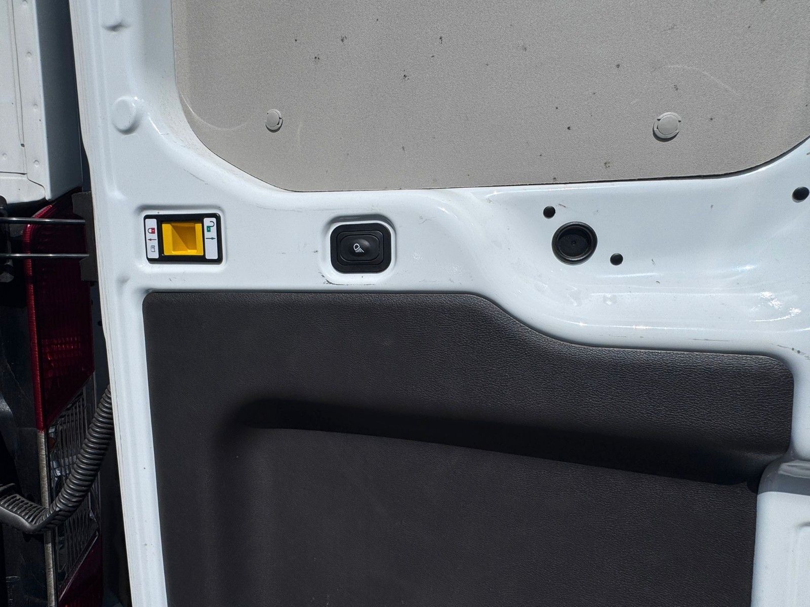 Fahrzeugabbildung Ford Transit 350  L2H2 *TREND*TEMPO*DAB*KAMERA*PDC