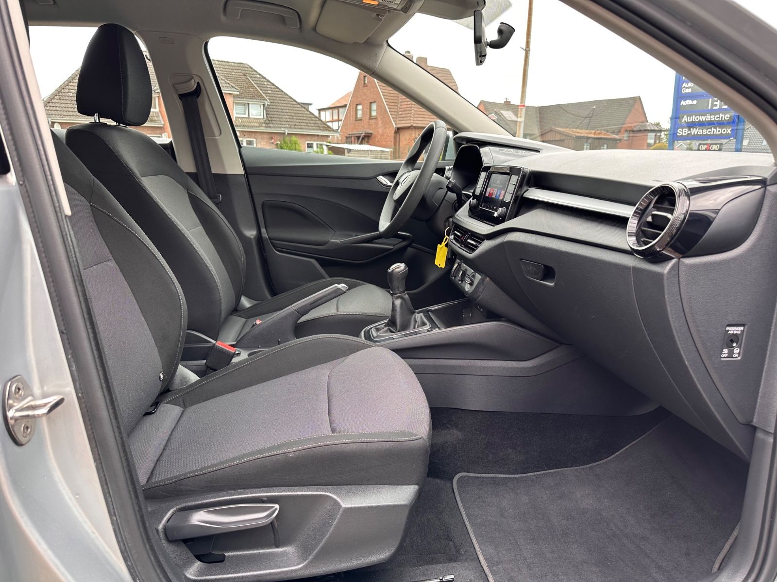 Fahrzeugabbildung SKODA Fabia 1.0 MPI Ambition APP/Klima/GJR