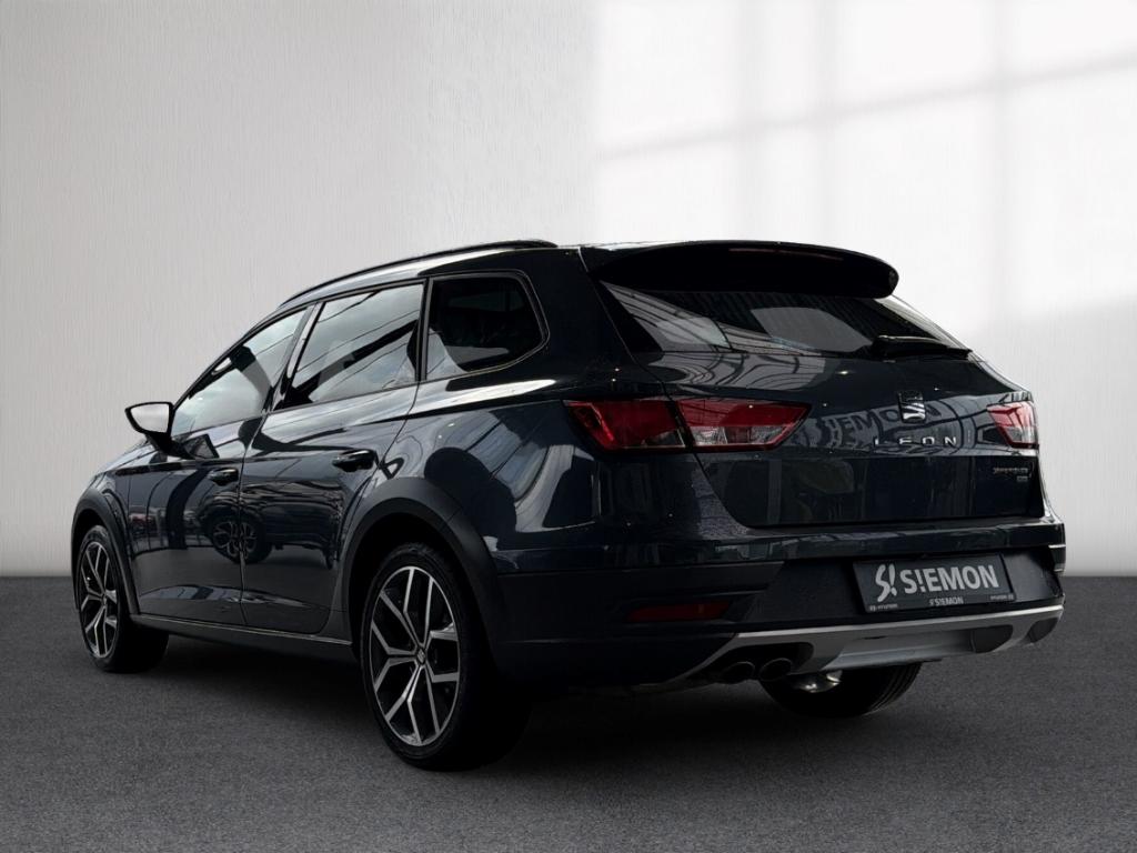 Seat Leon ST 2.0 TDI DSG X-Perience AHK RKam LED Navi