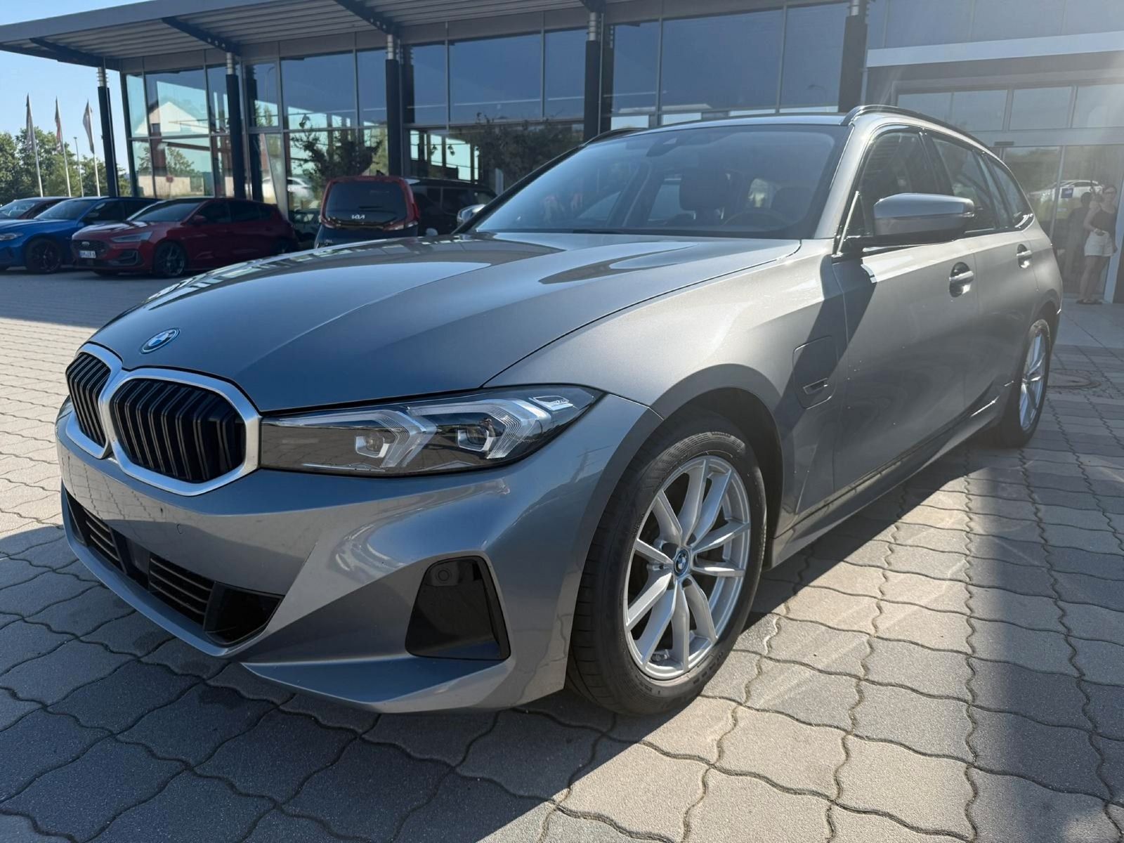 BMW 3er - 330e (OPF)(EURO 6d) SOH 92%