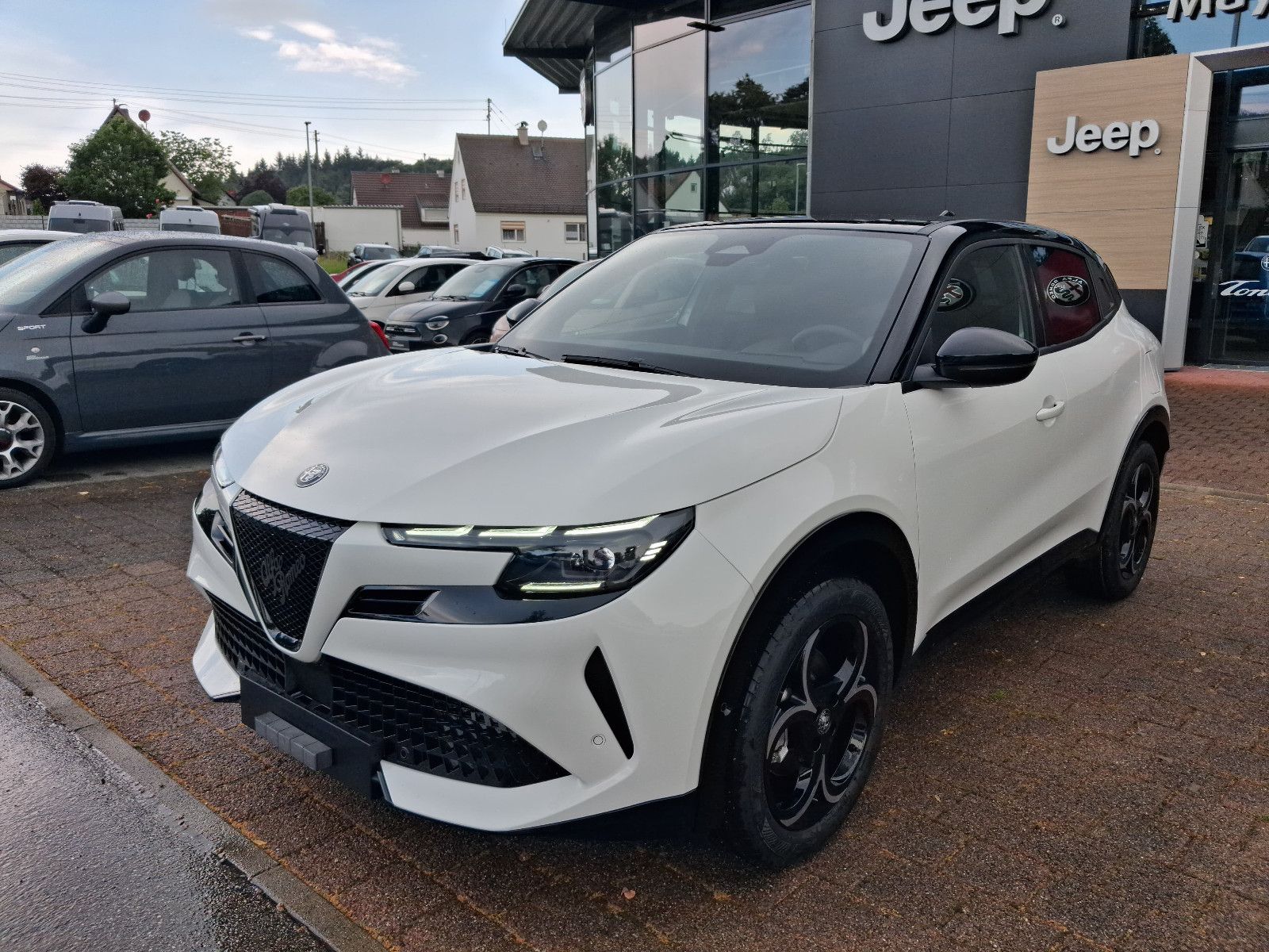 Fahrzeugabbildung Alfa Romeo Junior Ibrida 1.2 VGT 48V-Hybrid 107 kW Ti