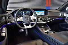 Fahrzeugabbildung Mercedes-Benz S 560 4Matic L AMG Pano. 3xTV Distr.Burmes..20`