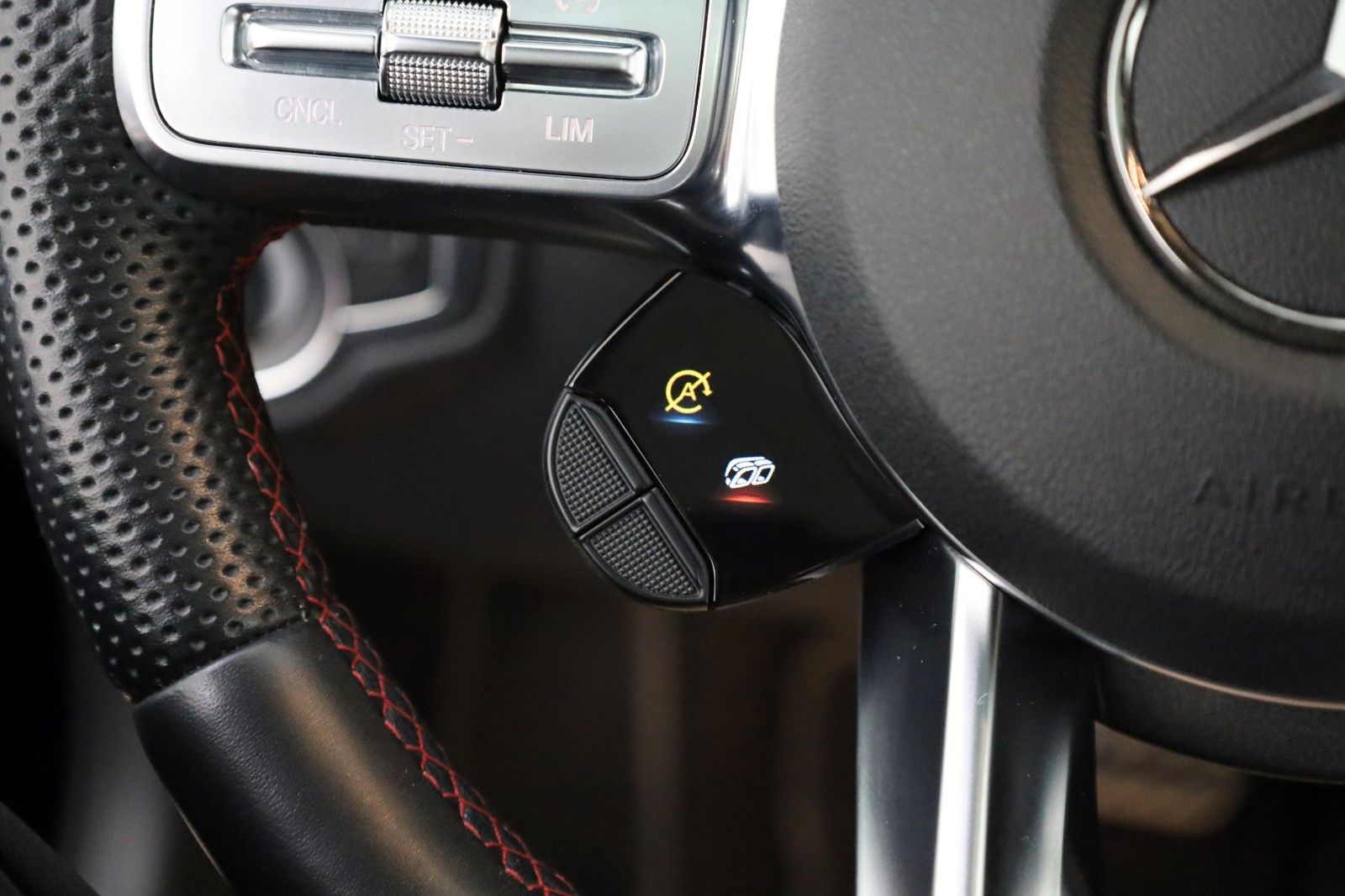 Fahrzeugabbildung Mercedes-Benz C 43 AMG 4Matic,Panorama,Sport-Auspuff,360°-Kam