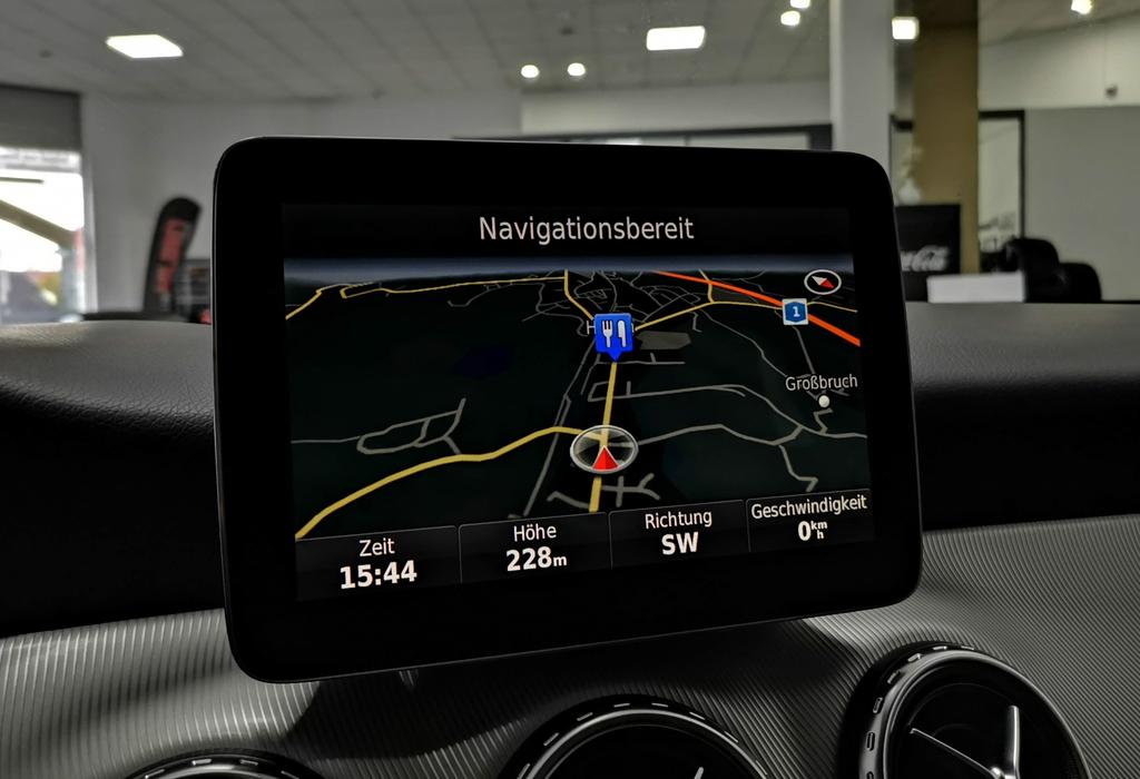 Mercedes-Benz GLA 200