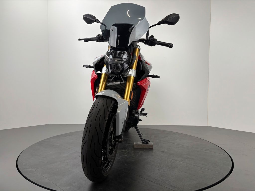 Fahrzeugabbildung BMW F900 R A2 *VIEL AUSSTATTUNG *SCHECKHEFT *SERVICE