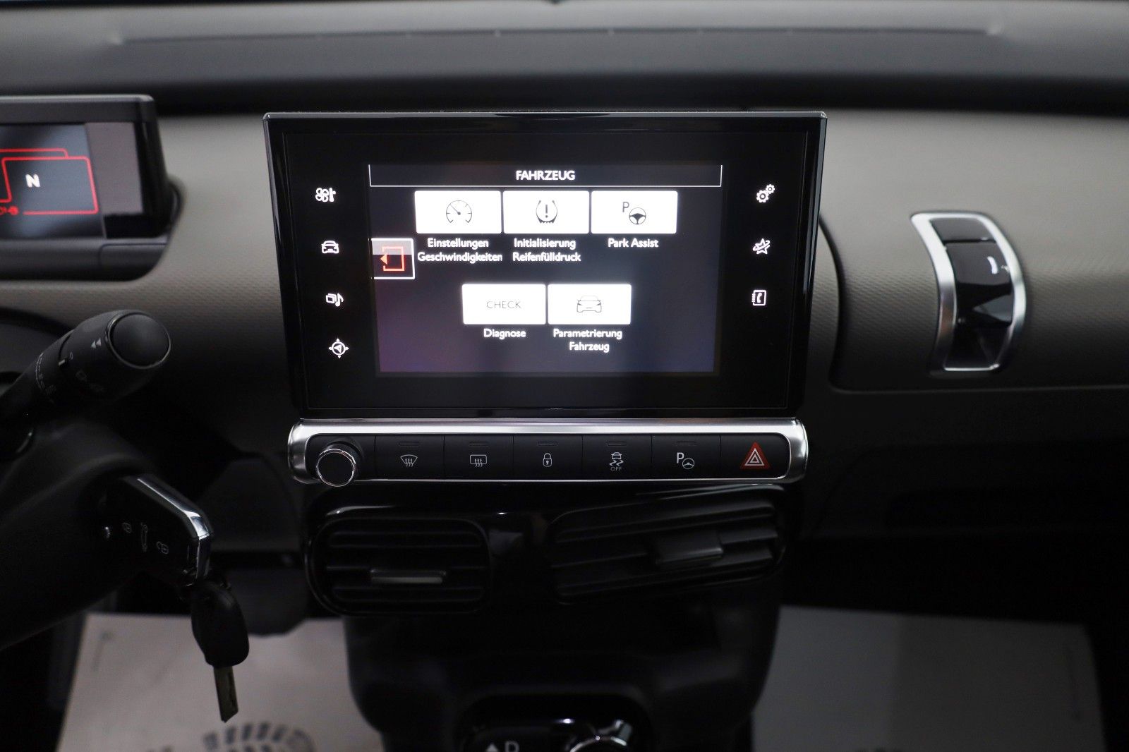 Fahrzeugabbildung Citroën C4 Cactus Shine Navi,SH,PDC,Kamera,ParkAssist