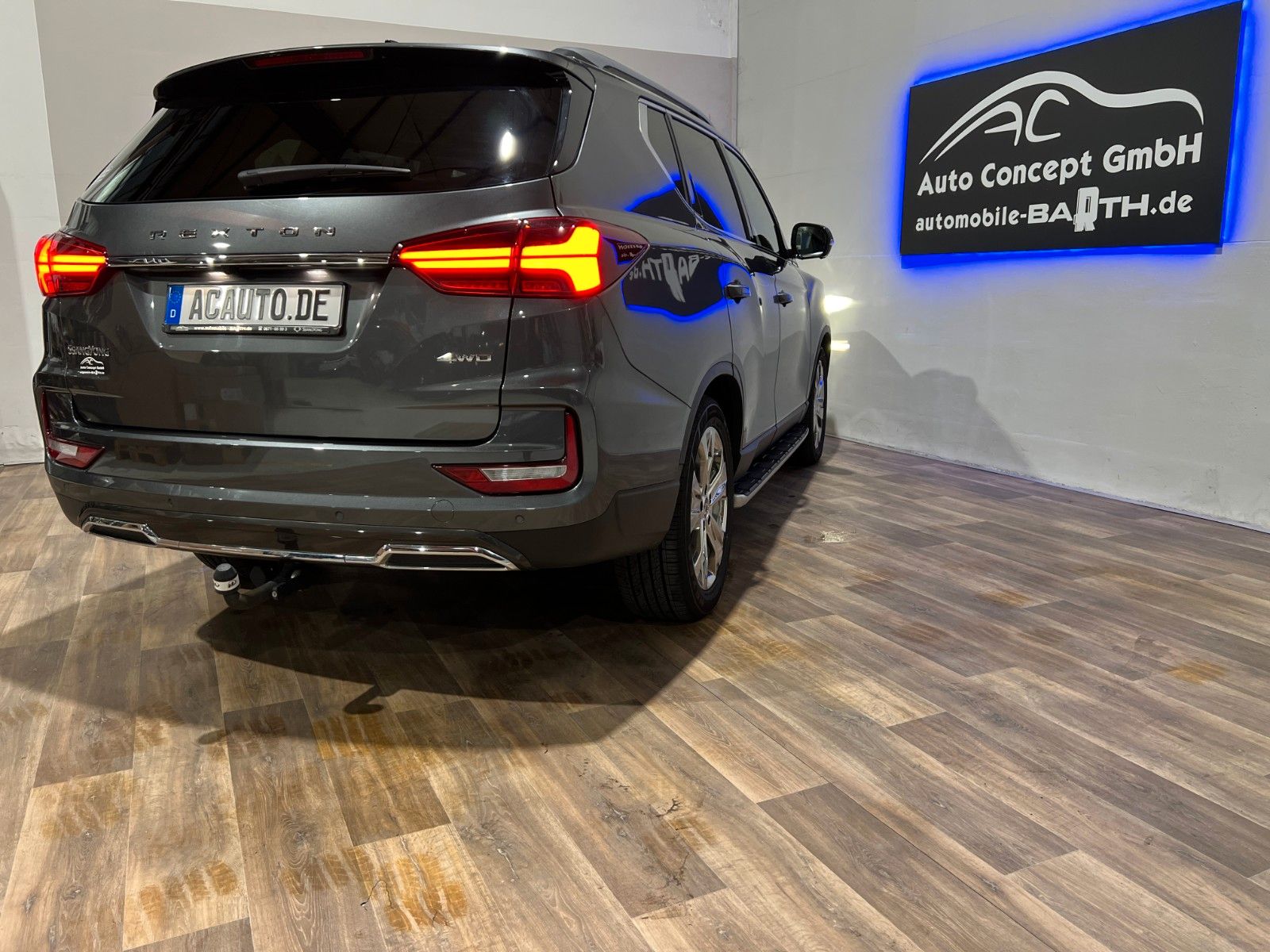 Fahrzeugabbildung Ssangyong REXTON Sapphire*AHK*360°*Sidesteps*Standheizung*