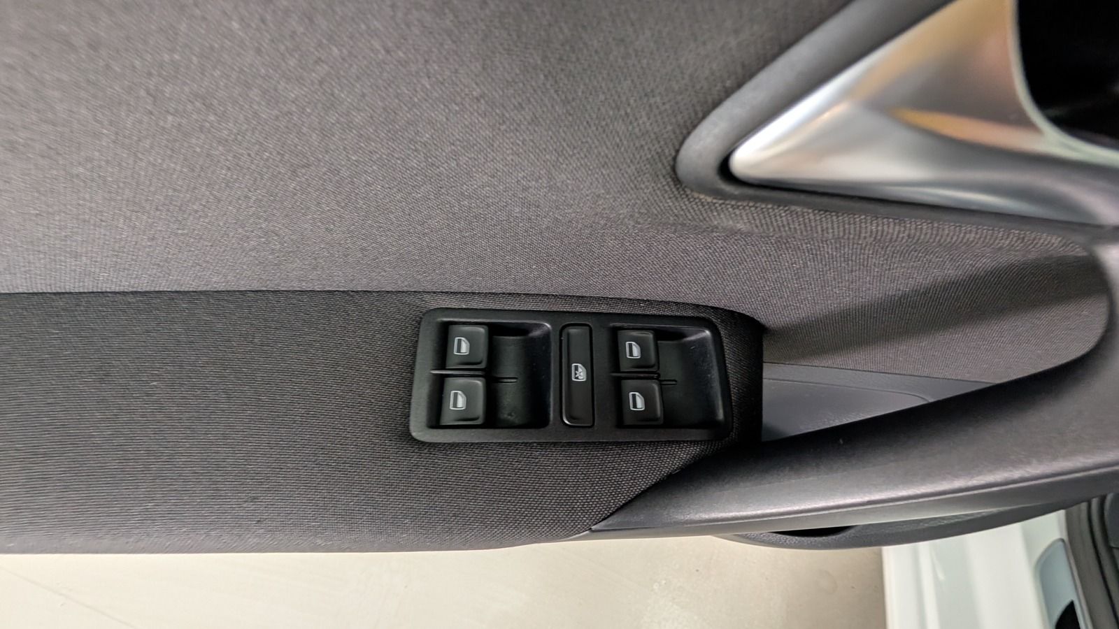 Fahrzeugabbildung Volkswagen Polo V 1.0 TSI * SHZ * LED * PDC Allstar