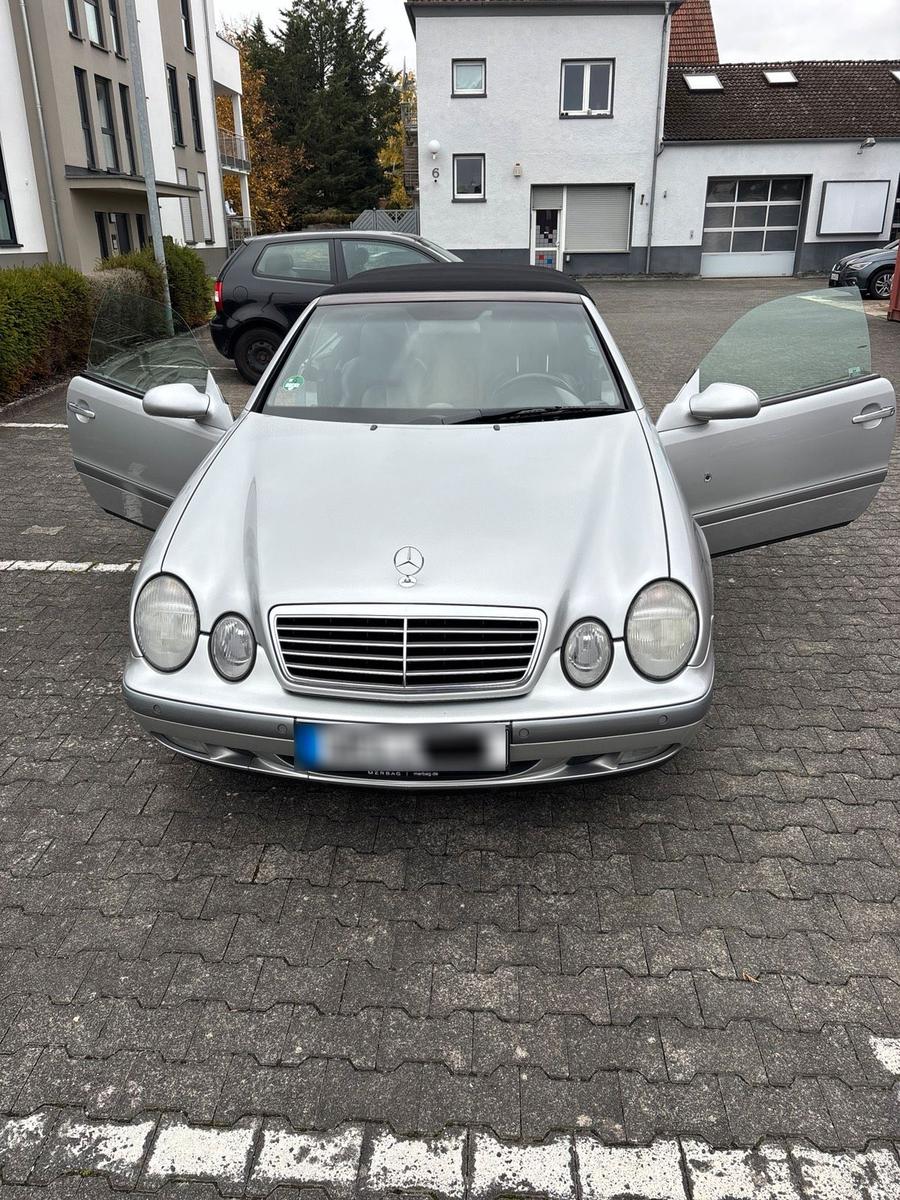 Mercedes-Benz CLK 230