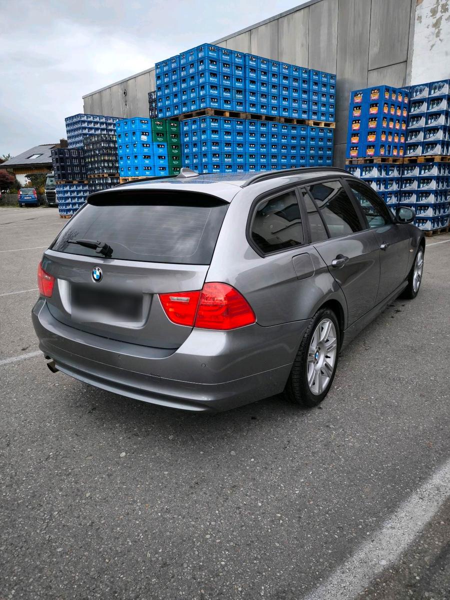BMW 318 2011 — photo 5