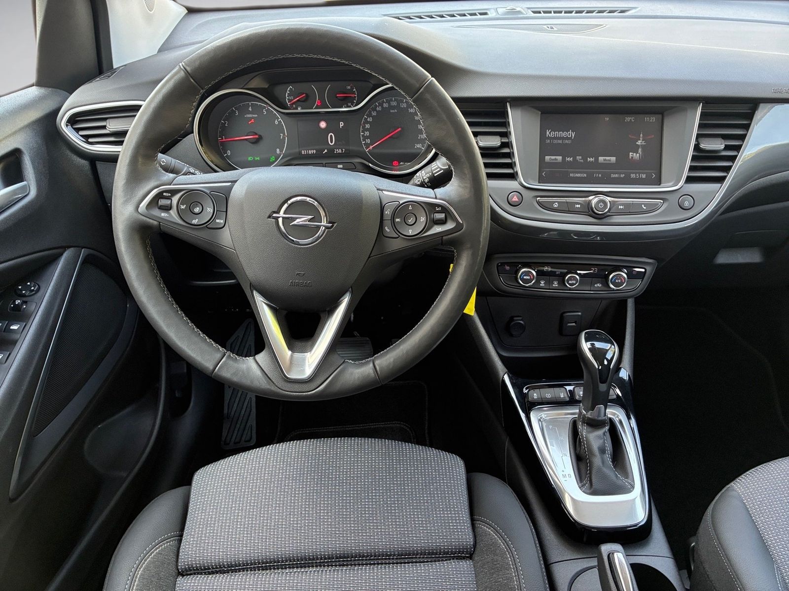 Fahrzeugabbildung Opel Crossland 1.2 Turbo Elegance Kamera,LED,Matrix