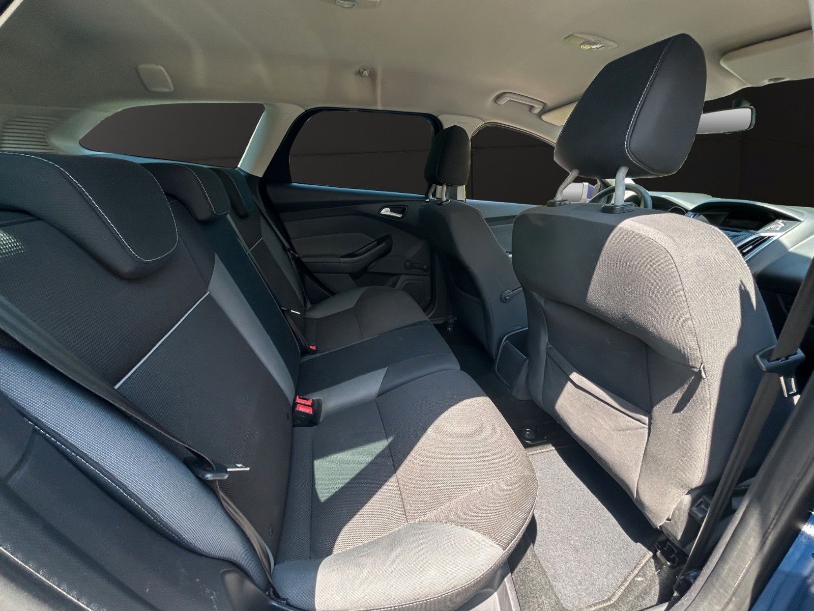 Fahrzeugabbildung Ford Focus Turnier TDCI Kima/TÜV NEU/TOP ZUSTAND