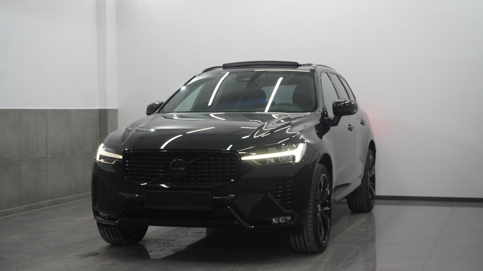 Volvo XC60 B5 Ultra Black Edition AWD Pano/360/HuD/AHK