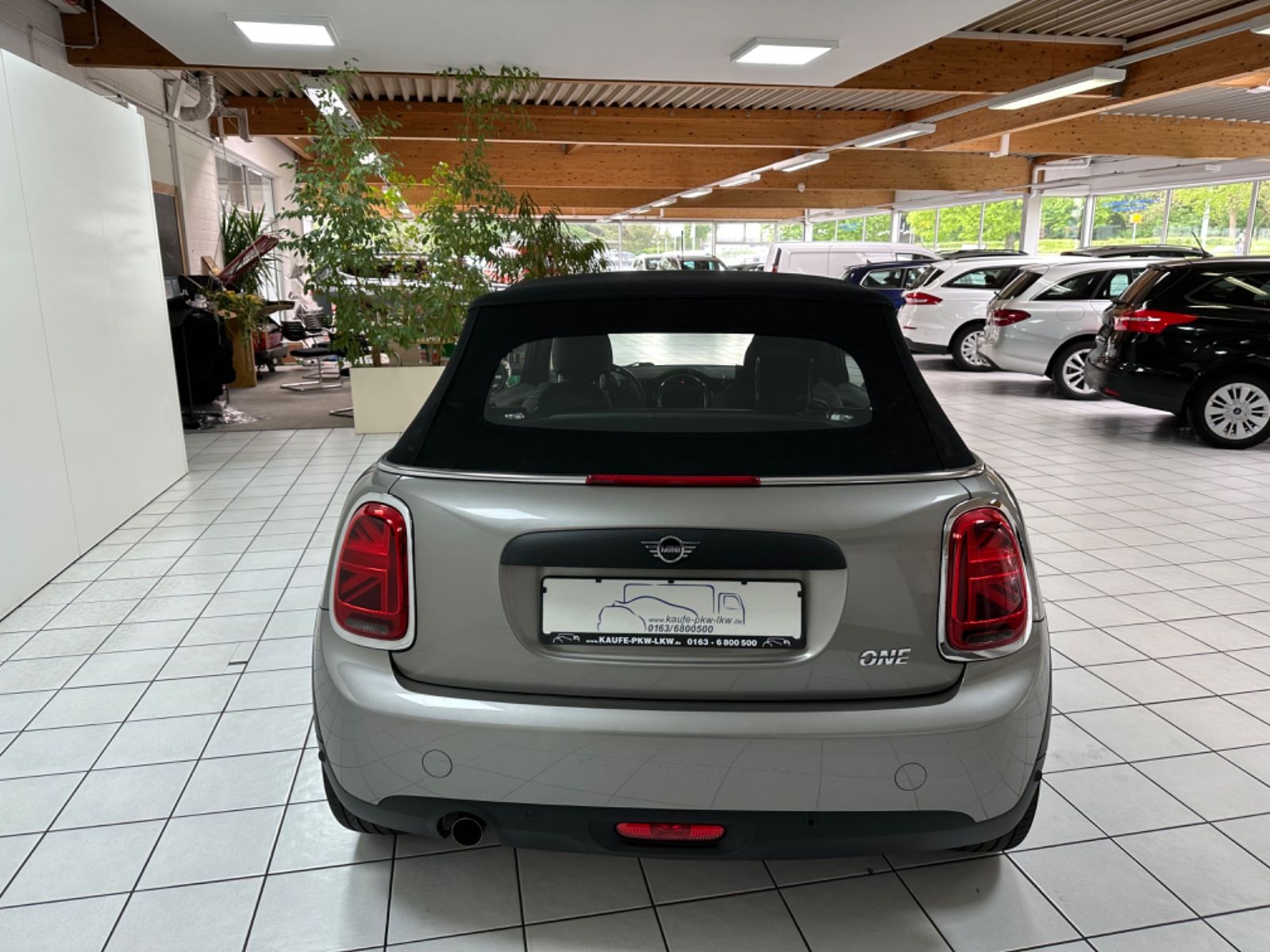 Fahrzeugabbildung MINI MINI ONE Cabrio
