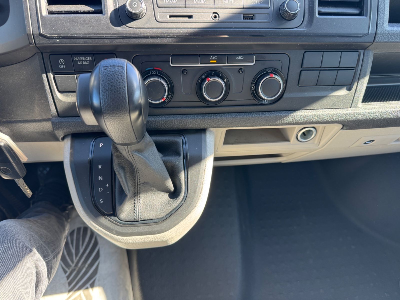 Fahrzeugabbildung Volkswagen T6 Transporter Kasten lang Klima2xSchiebetür