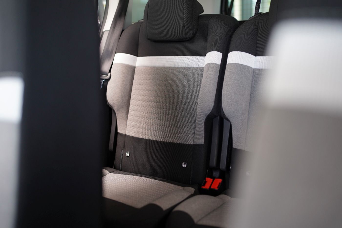 Fahrzeugabbildung Citroën Berlingo M PureTech 130 EAT8 Shine Automatik DAB