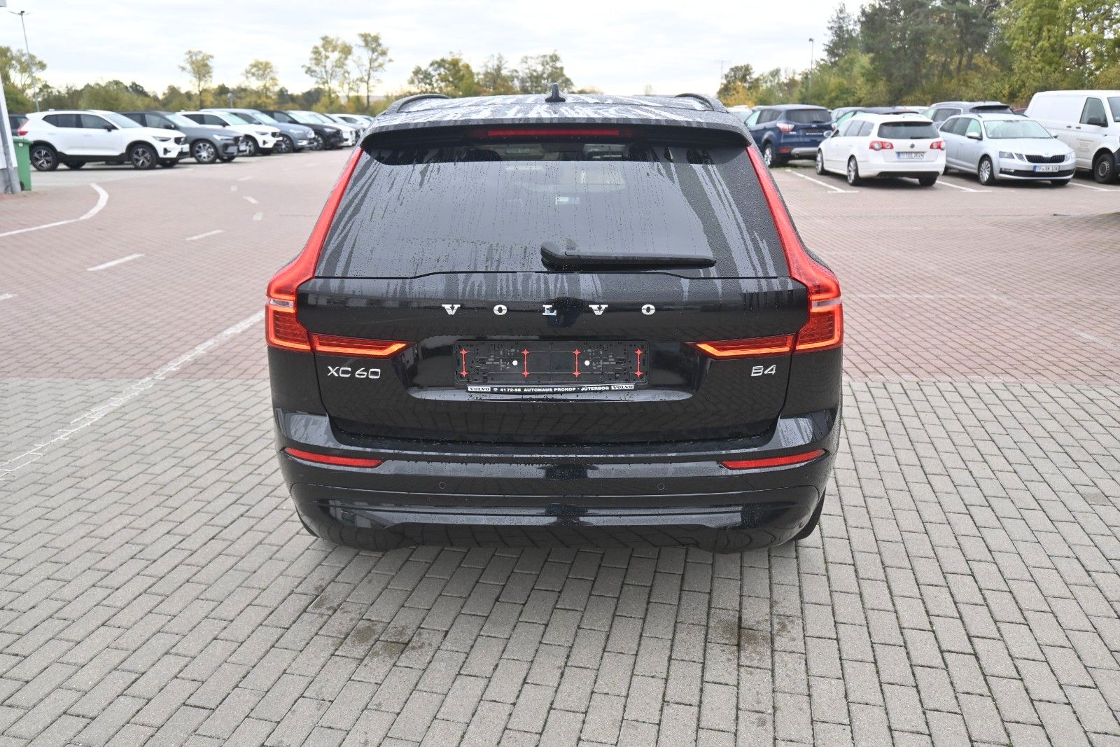 Fahrzeugabbildung Volvo XC60 B4 Benzin Core* LHZG*Allwetter*GoogleMaps*