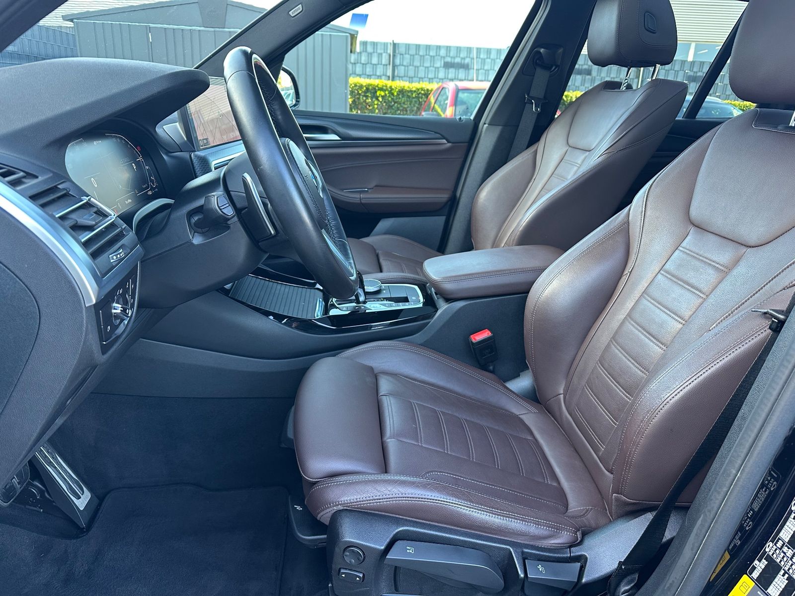 Fahrzeugabbildung BMW X3 xDrive30e M-Sport NAV+LED+PANO+KAMERA+19ZOLL