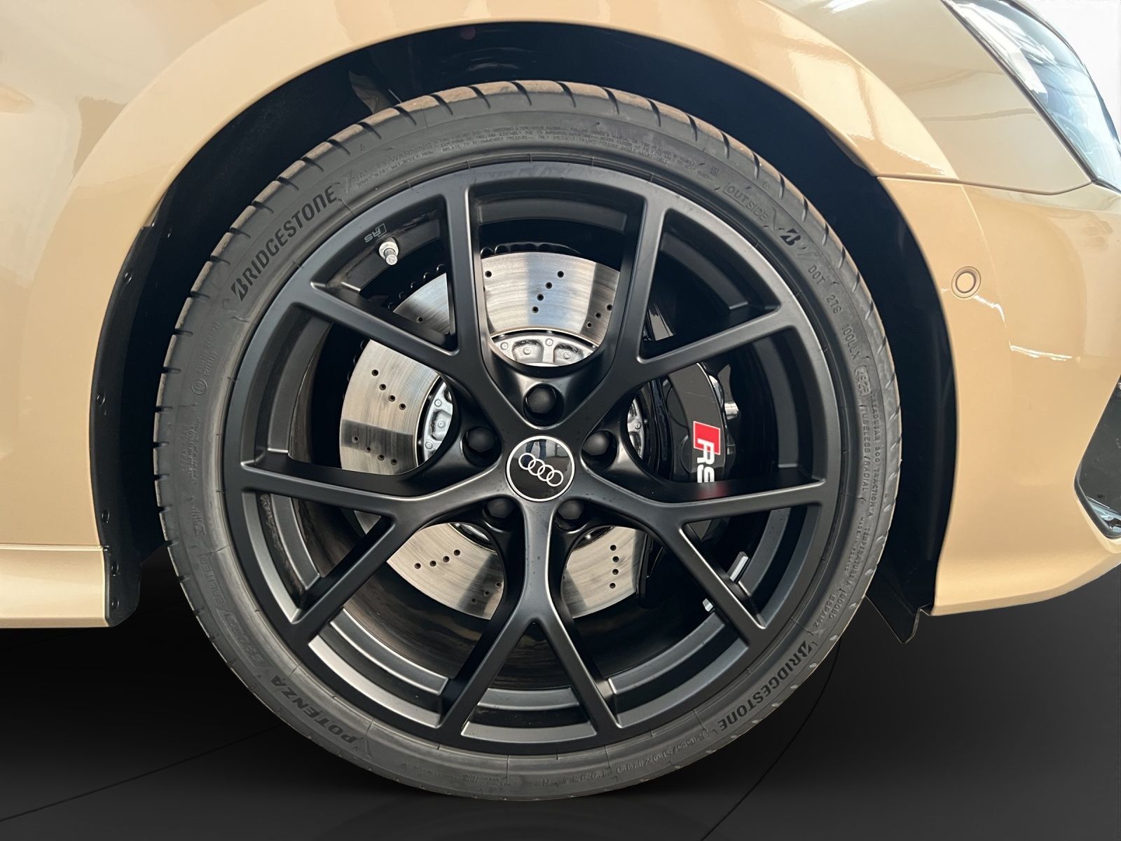 Audi RS3 Sportback exclusive RS-Abgas Pano  LM 19" RF foto 14