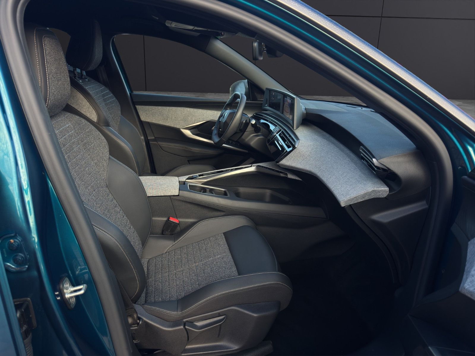 Fahrzeugabbildung Peugeot 3008 Allure *Wärmepumpe*LED*180°Cam*SitzHZ*DAB*
