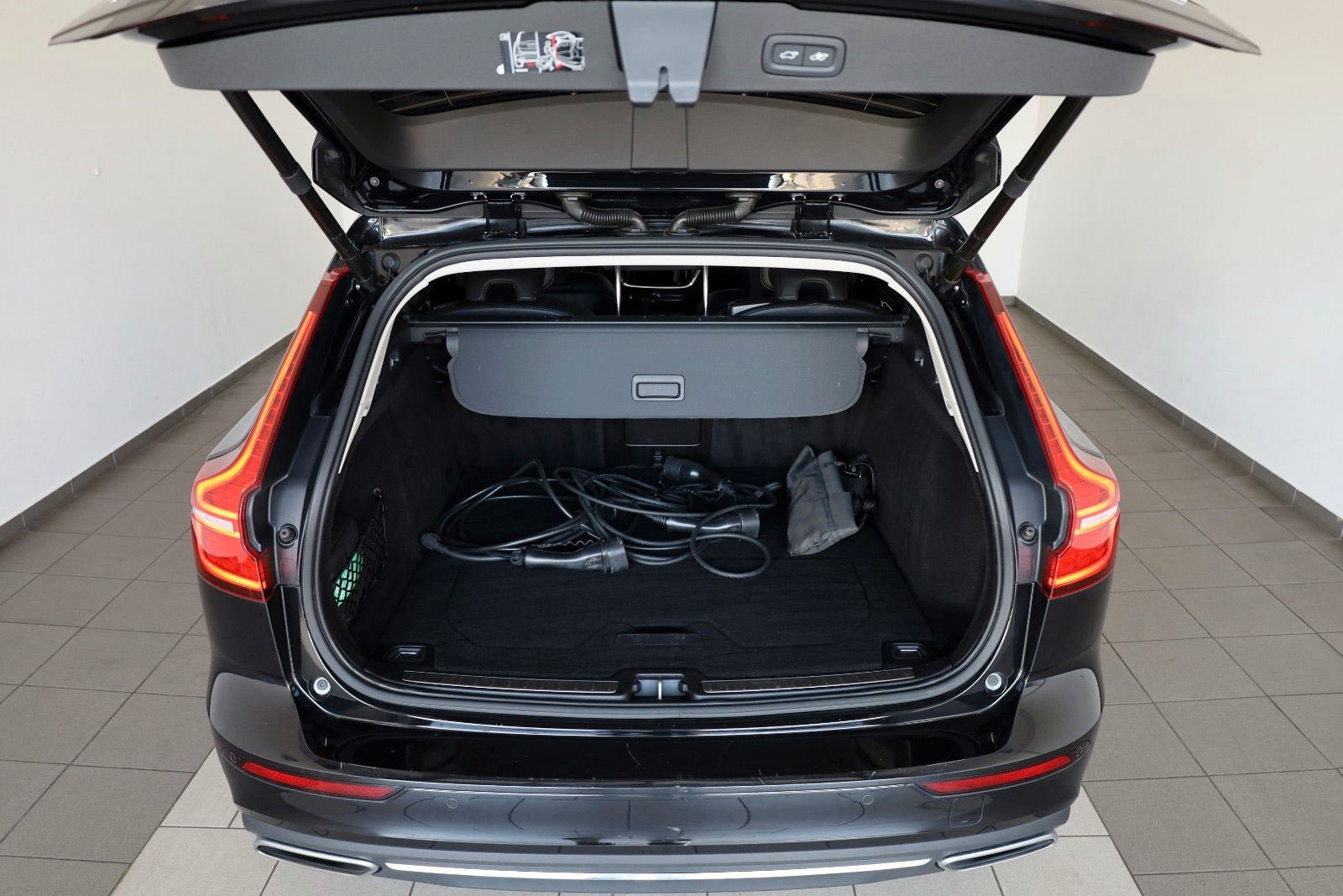 Fahrzeugabbildung Volvo V60 Inscription T6 AWD, Leder,Navi,LED,SH,Kamera
