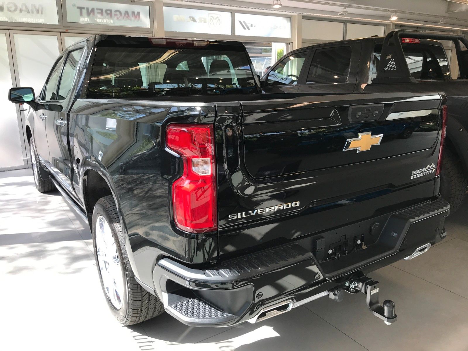 Fahrzeugabbildung Chevrolet Silverado 6.2 V8 High Country