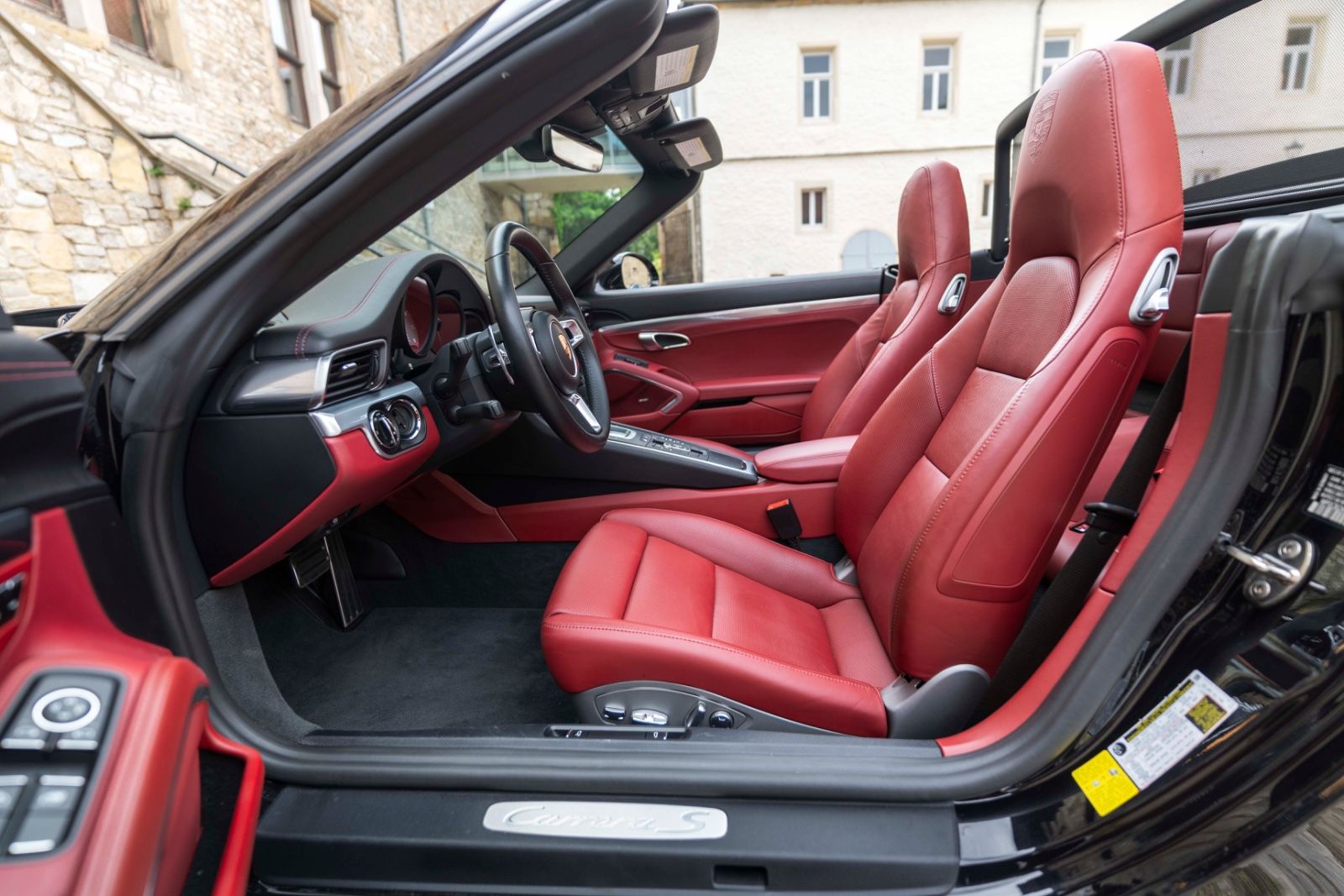 Fahrzeugabbildung Porsche 911 Carrera S Cabrio BOSE PASM TOTW CARPLAY LED