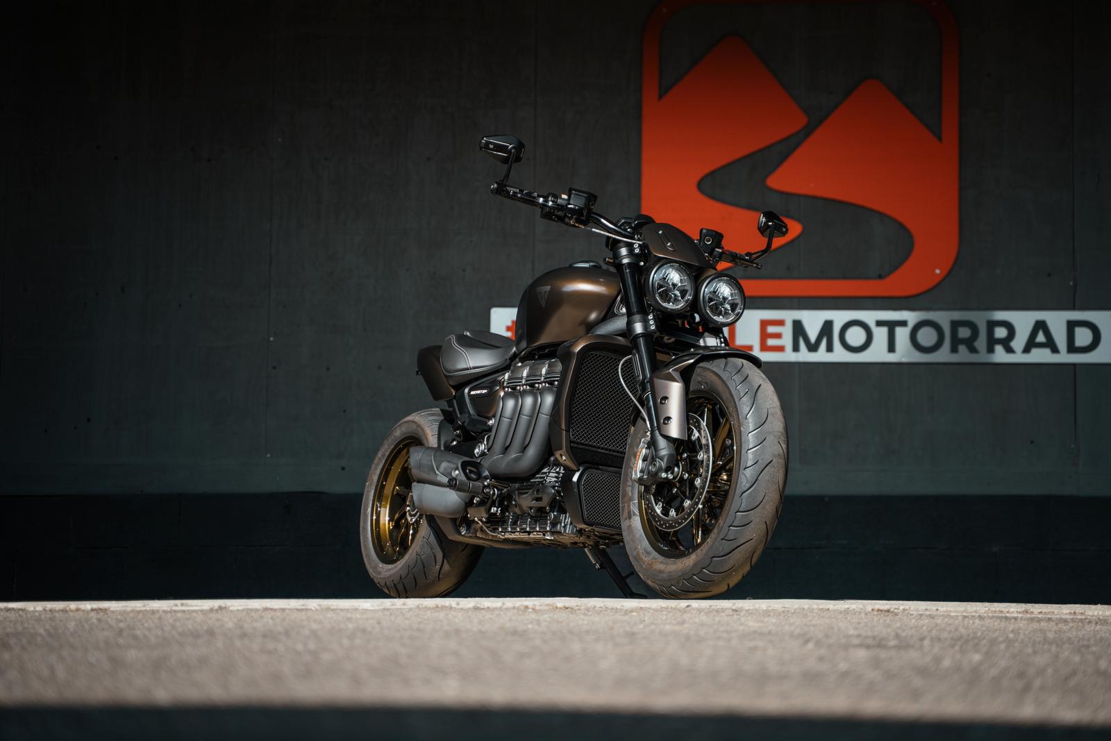 Triumph ROCKET 3 STORM R Throne Crusher Custombike